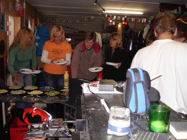 2006HWK 153.jpg